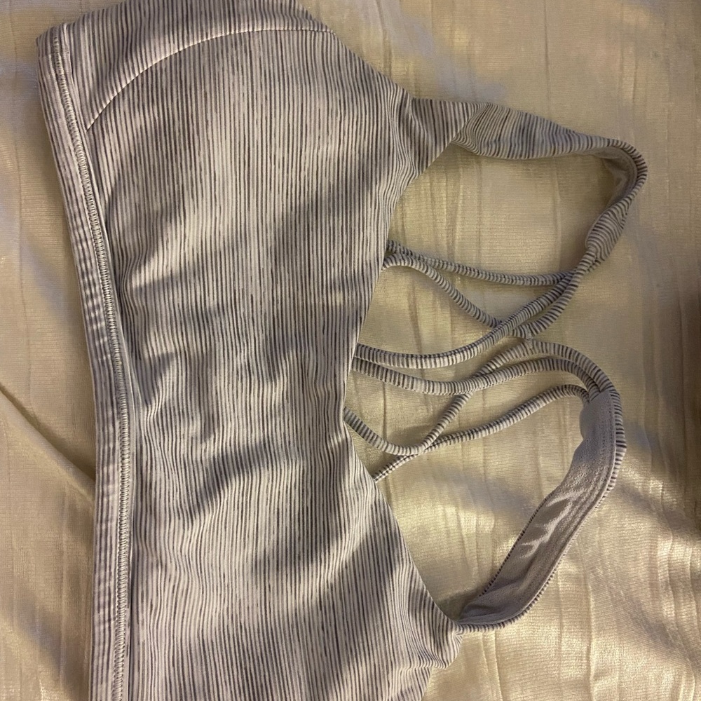 Lululemon sports bra